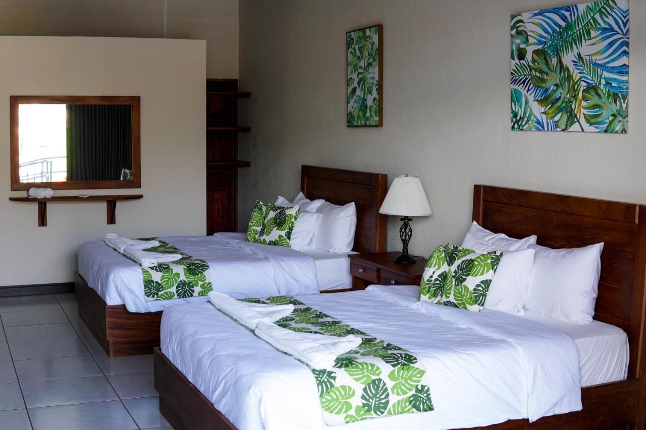 Puerta Del Cielo Quepos Hotel ภายนอก รูปภาพ