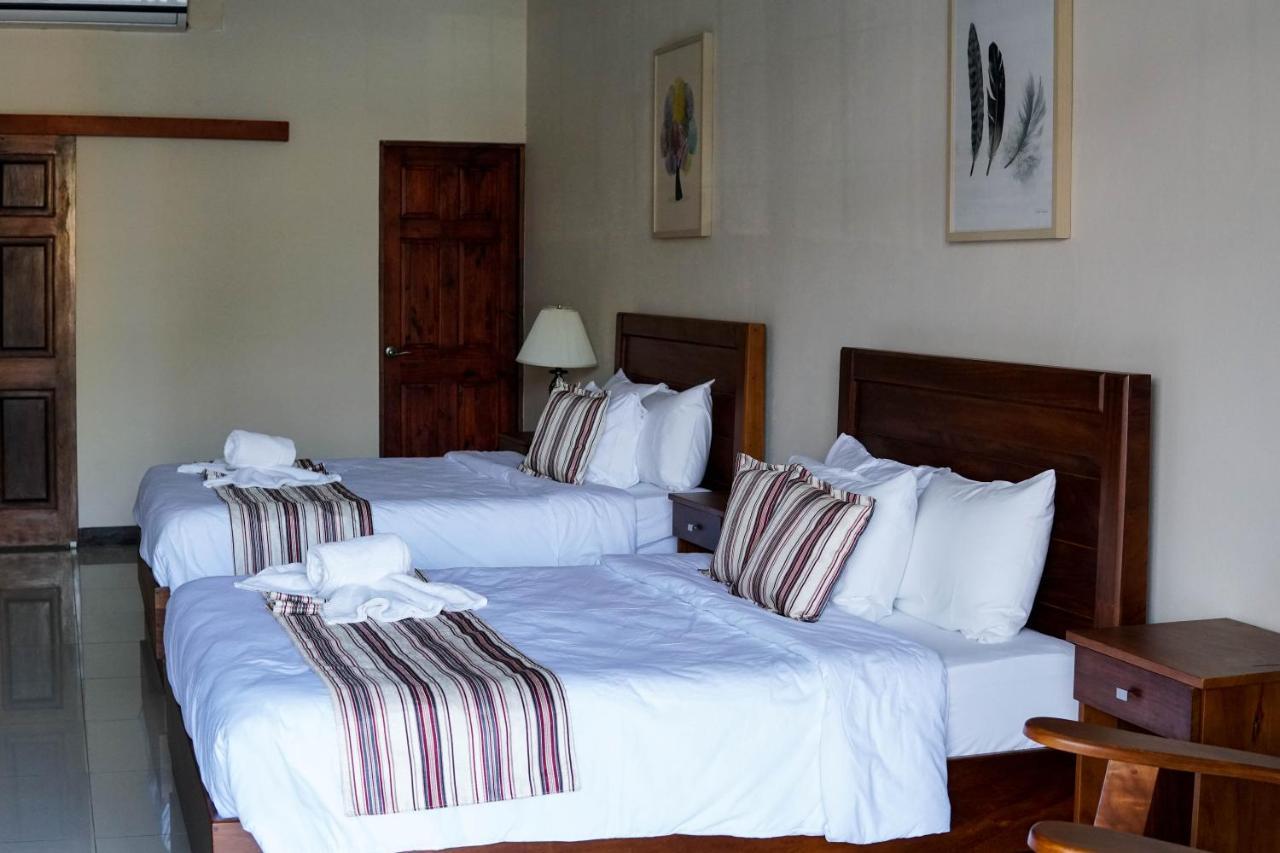 Puerta Del Cielo Quepos Hotel ภายนอก รูปภาพ