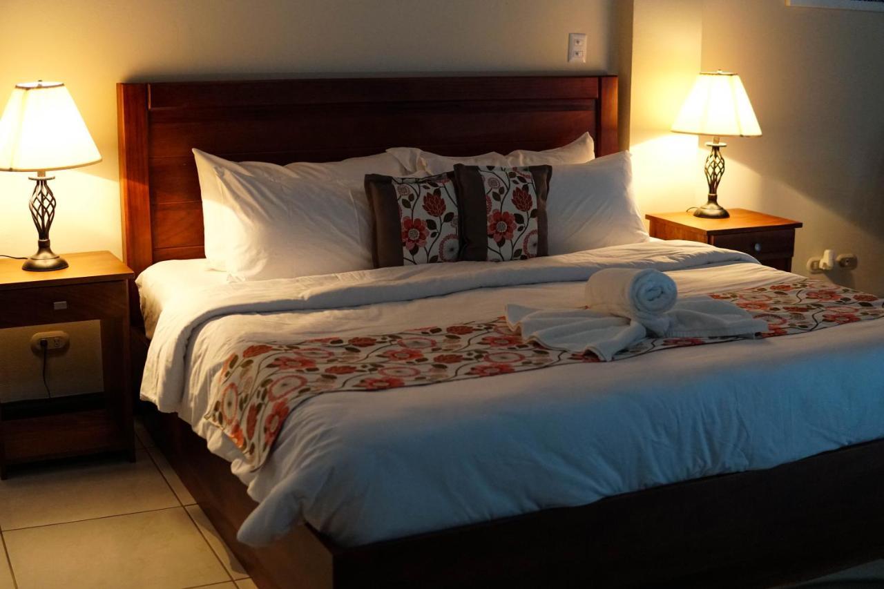 Puerta Del Cielo Quepos Hotel ภายนอก รูปภาพ
