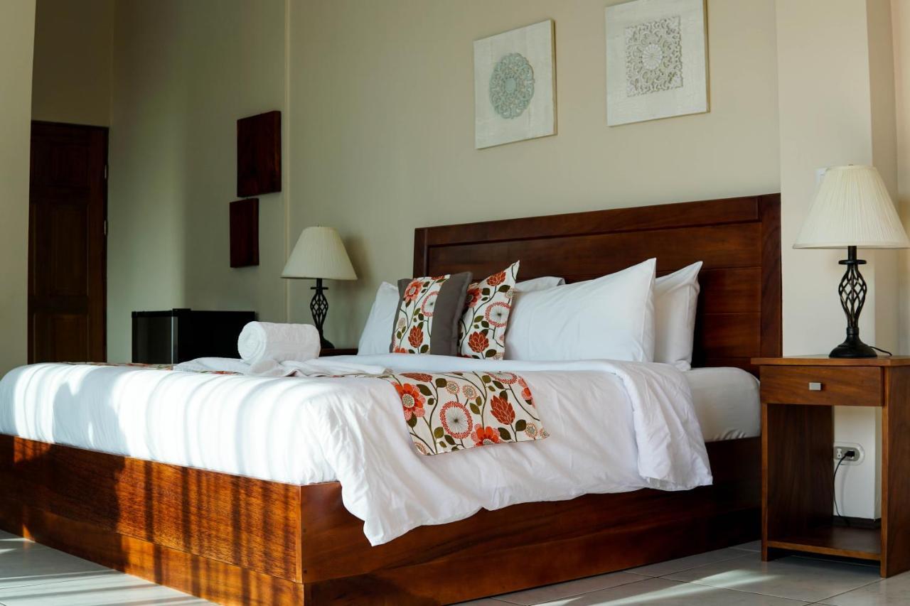Puerta Del Cielo Quepos Hotel ภายนอก รูปภาพ
