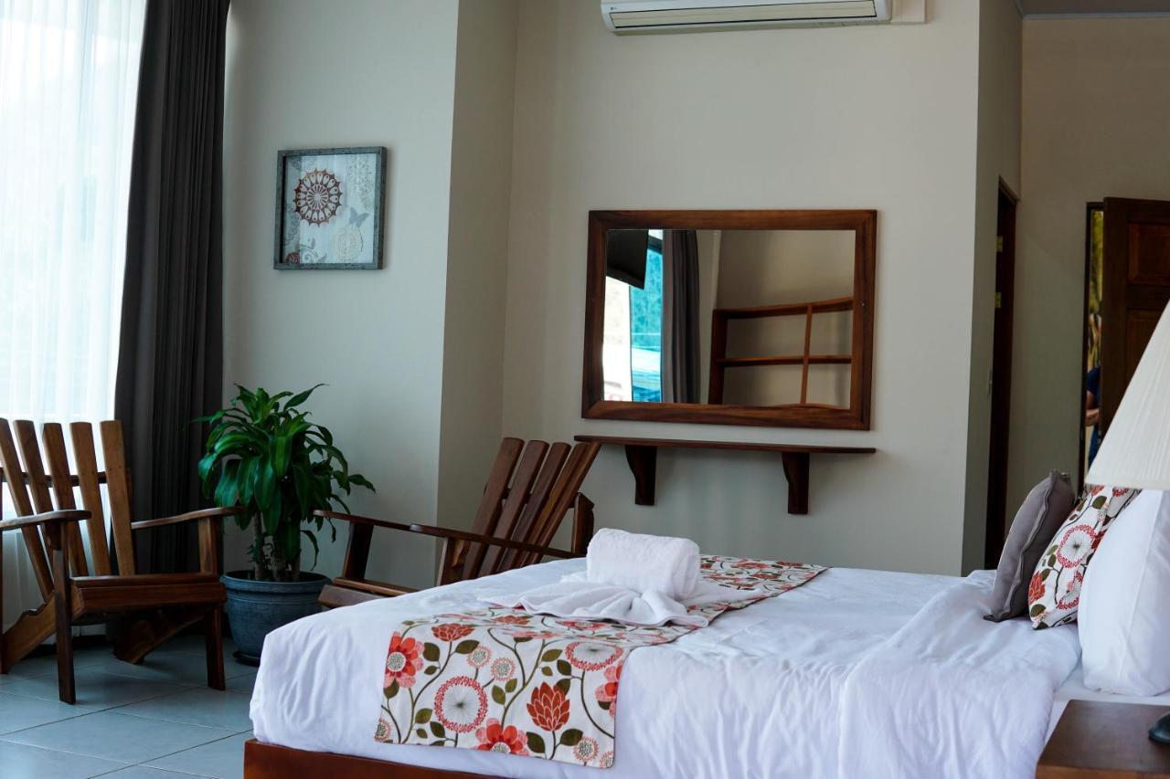 Puerta Del Cielo Quepos Hotel ภายนอก รูปภาพ