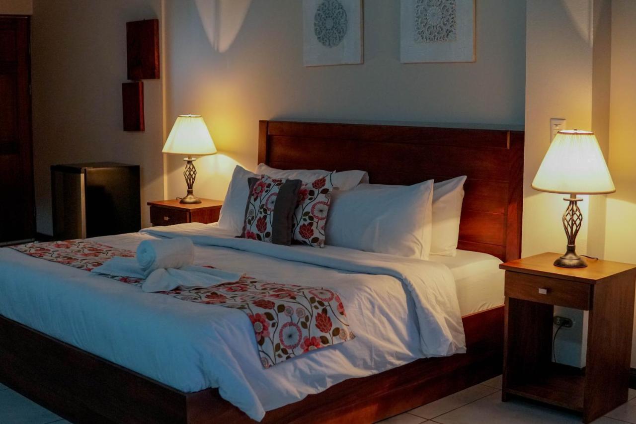 Puerta Del Cielo Quepos Hotel ภายนอก รูปภาพ