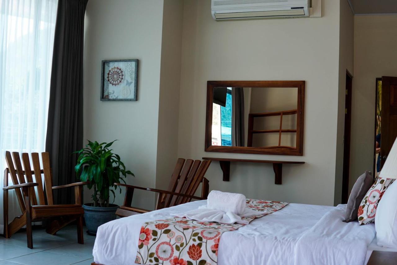 Puerta Del Cielo Quepos Hotel ภายนอก รูปภาพ