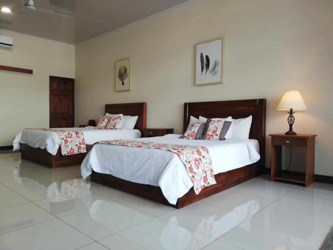 Puerta Del Cielo Quepos Hotel ภายนอก รูปภาพ